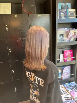 ミディアム カラー 🧸くすみ系カラー anjuのヘアスタイル