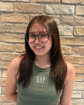 ロング フェザー/ニュアンス /レイヤーのヘアスタイル