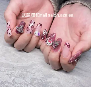 ネイル R inのネイルデザイン