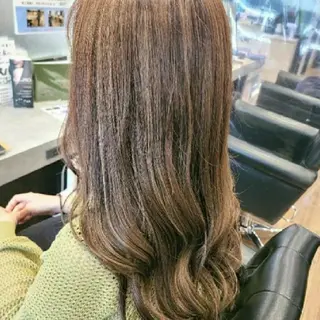 カラー ロング 関口 友菜のヘアスタイル