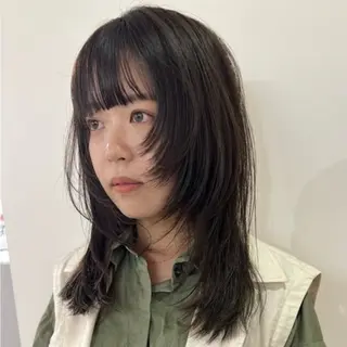 セミロング 松川ヒナ|韓国レイヤ /耳つぼジュエリーのヘアスタイル