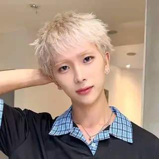 ショート カラー メンズ 岡田大志🇰🇷 中/韓メンズヘアのヘアスタイル