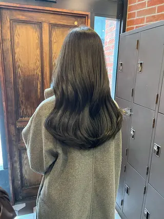 ロング カラー 近藤 愛理のヘアスタイル