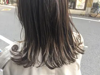 ミディアム カラー ツキノキ ミナのヘアスタイル