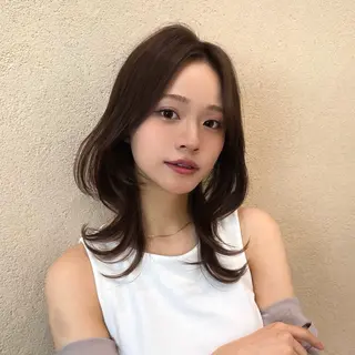 ミディアム カラー ヘアアレンジ 韓国レイヤーカット ◻️ベージュカラーのヘアスタイル