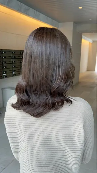 ミディアム 苗代萌/ぷるツヤ髪 🫧／レイヤーカットのヘアスタイル