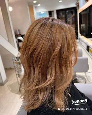 セミロング カラー パーマ ヘアアレンジ キッズ ネイル マツエク・マツパ アイブロウ 堀井 凌平のヘアスタイル