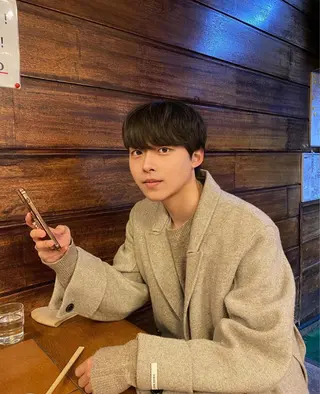 ショート パーマ メンズ 隈元 光のヘアスタイル