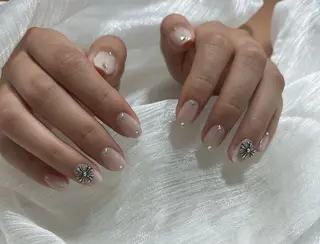 ネイル &ME ネイルサロンのネイルデザイン