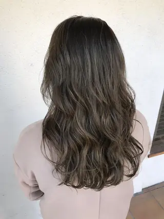 ミディアム 🌷L'oeuf 【ﾙﾌ】ホシカワ🌷のヘアスタイル