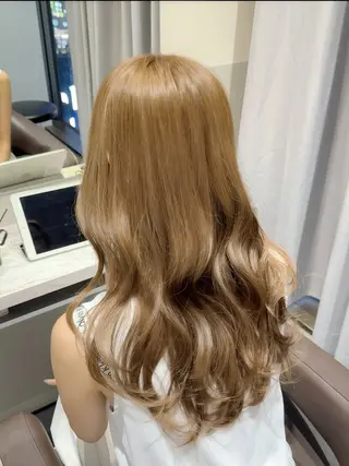 セミロング カラー SALOWIN新宿三丁目【サロウィン】所属・レイヤー🔶髪質改善 🔶透明感カラー青木のヘアスタイル