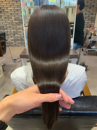 ロング Uni.所属・地毛風ストレート/ 髪質改善/榎本流行のヘアスタイル