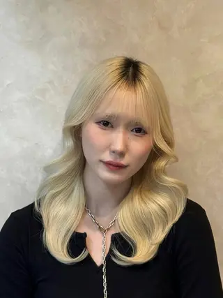 セミロング 透明感 ハイトーン 🪽あんじぇ【池袋】のヘアスタイル