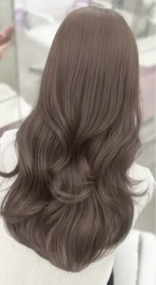 ロング 柳井 瑠菜のヘアスタイル