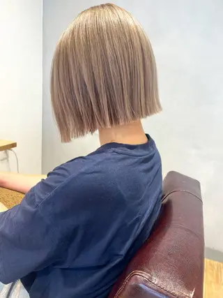 ショート カラー 地毛風ストレート ミニボブ🌷江梨🍎のヘアスタイル