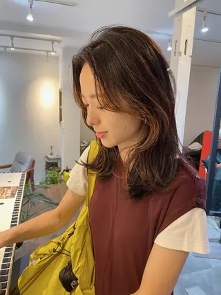 セミロング カラー 高橋 愛美のヘアスタイル