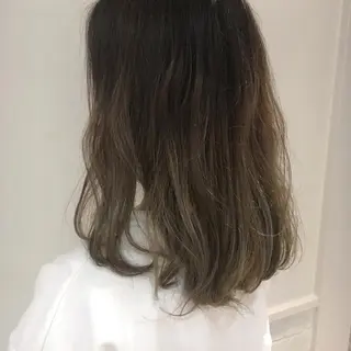ロング カラー 江原 彩華のヘアスタイル
