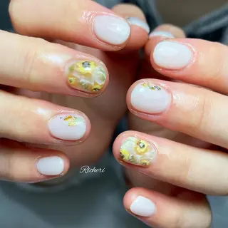 ミディアム ネイル richeri beautyのネイルデザイン