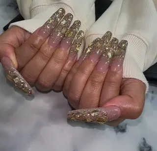 ネイル シャインネイル所属・伊藤 くるみのネイルデザイン