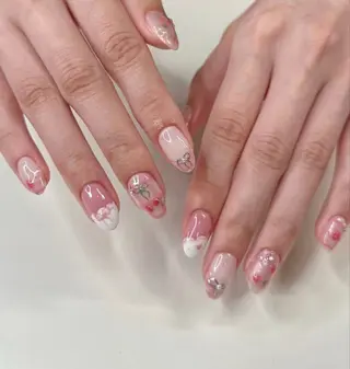 ネイル Rainrain💧 パーツ豊富、やり放題のネイルデザイン