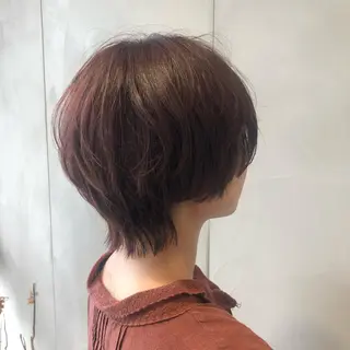 ショート カラー 荒木 依莉亜のヘアスタイル