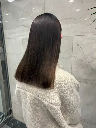 セミロング えんぐちとも／透明感 カラー／博多ボブのヘアスタイル