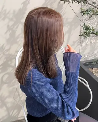 セミロング カラー 谷口晴美 ピンク / 透明感カラーのヘアスタイル