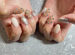 ネイル VIERU 🌈🎀💖のネイルデザイン