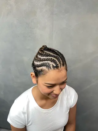 ミディアム ヘアアレンジ TNB TOKYO所属・エクステ/コーンロウ KURUMI⛓️🔥のヘアスタイル