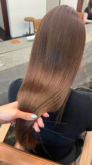 セミロング カラー Garland 表参道所属・ミディアムレイヤー/ 艶カラー🎀　emiのヘアスタイル