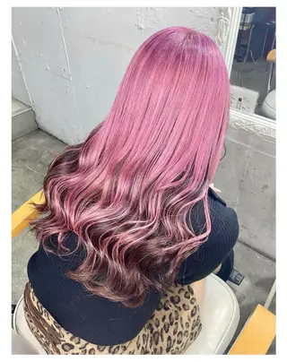 セミロング カラー GARU-ガル-所属・TSUNO🦖 派手髪/オタク美容師のヘアスタイル