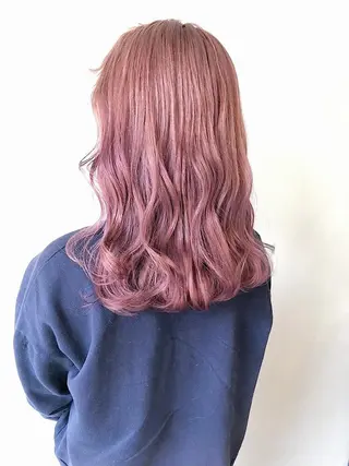 ロング カラー 安藤 佑衣のヘアスタイル