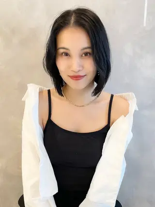 ミディアム ボブ/デザインカラー /表参道/新井美有紀のヘアスタイル