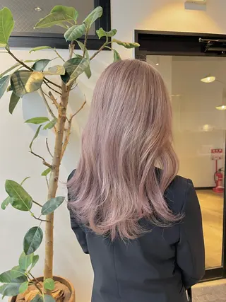 セミロング カラー ハイトーンカラ ー/小川のヘアスタイル