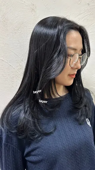 ロング v-lab studio所属・韓国レイヤーカット/ 艶カラー/ noaのヘアスタイル