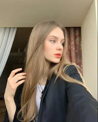 ロング カラー 🥯縮毛/レイヤー/ ベージュヘア🥯のヘアスタイル