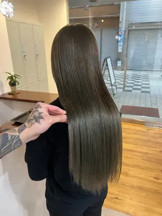 ロング カラー YURA所属・藤本 翔己のヘアスタイル