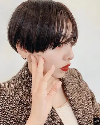 ショート 加藤木麻彩 NEROのヘアスタイル