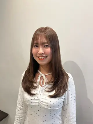 ロング マアヤ/ハイトーン /ハイレイヤーのヘアスタイル