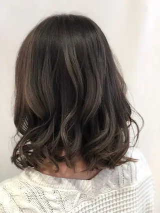 ミディアム 山本瑞己 （ヤマモトミズキ）のヘアスタイル