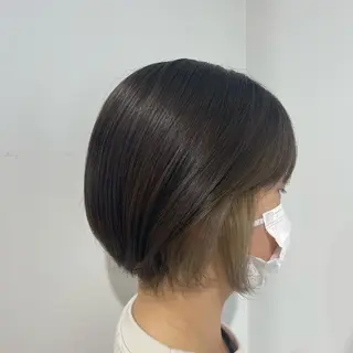 ショート カラー あずま みゆのヘアスタイル