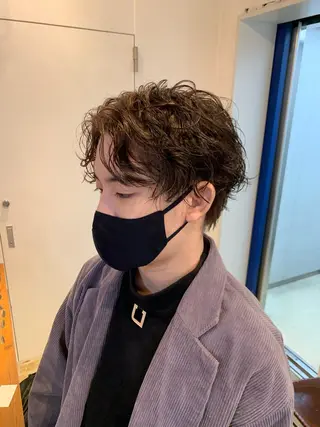 ショート パーマ メンズ グランジヘア 無造作ヘアHYUGAのヘアスタイル