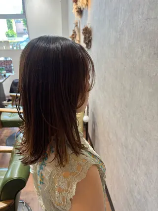 ミディアム 下山 萌華のヘアスタイル