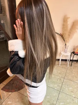 ロング カラー ヘアーサロンaxia所属・上田 英樹のヘアスタイル