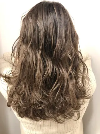 ミディアム カラー 岡田 拓也のヘアスタイル