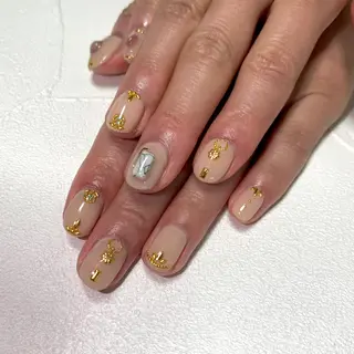 ネイル repos~ルポ~所属・里見 麗のネイルデザイン