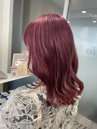 ミディアム カラー パーマ ヘアアレンジ ハイトーンカラー🤍 山下 優華のヘアスタイル