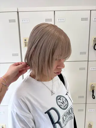 カラー ハイトーン/透明感 艶カラー/SAKI‎のヘアスタイル