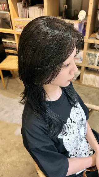 セミロング アワタケ リンのヘアスタイル