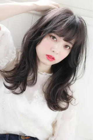セミロング パーマ さとう ダルのヘアスタイル